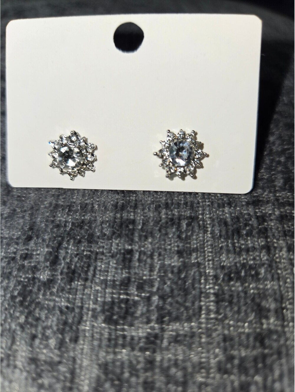 Snowflake Gold Plated Stud Earrings for Women Niche Exquisite Fashion Versatile